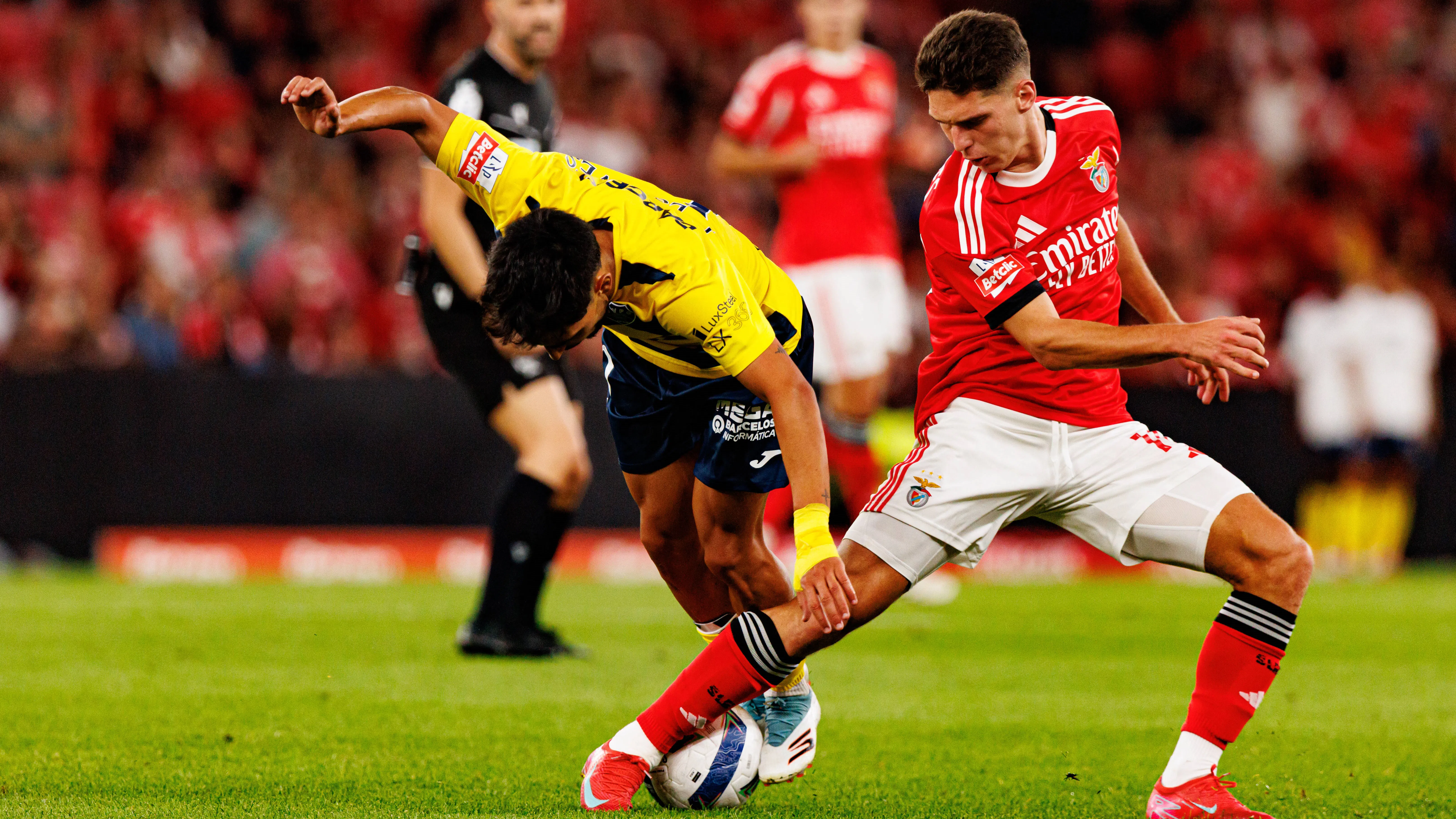 ⚽ ФУТБОЛ МИКС: Трудна победа за Бенфика на гости на Жил Висенте