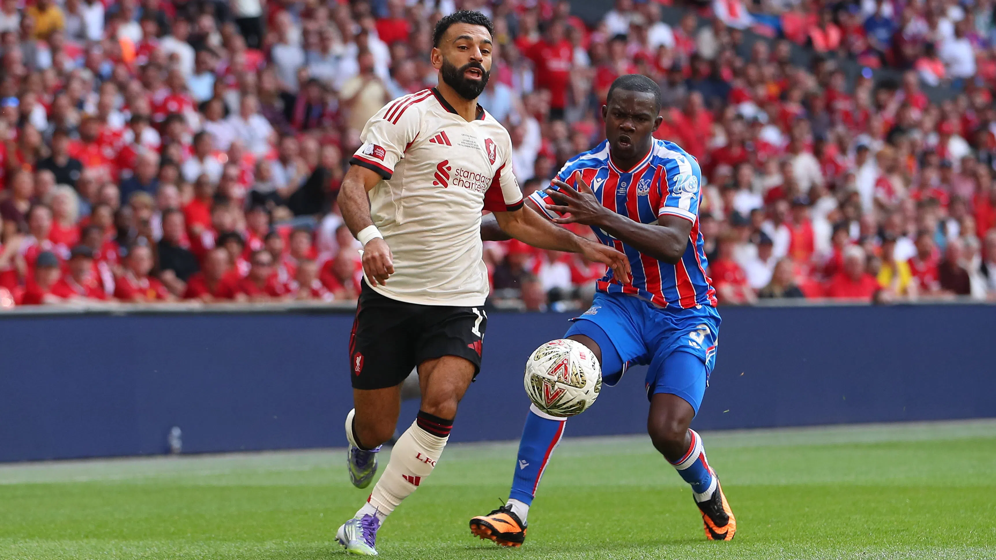 🏴 ВИСША ЛИГА: Шест от шест за Ливърпул след отмъщение срещу Кристъл Палас