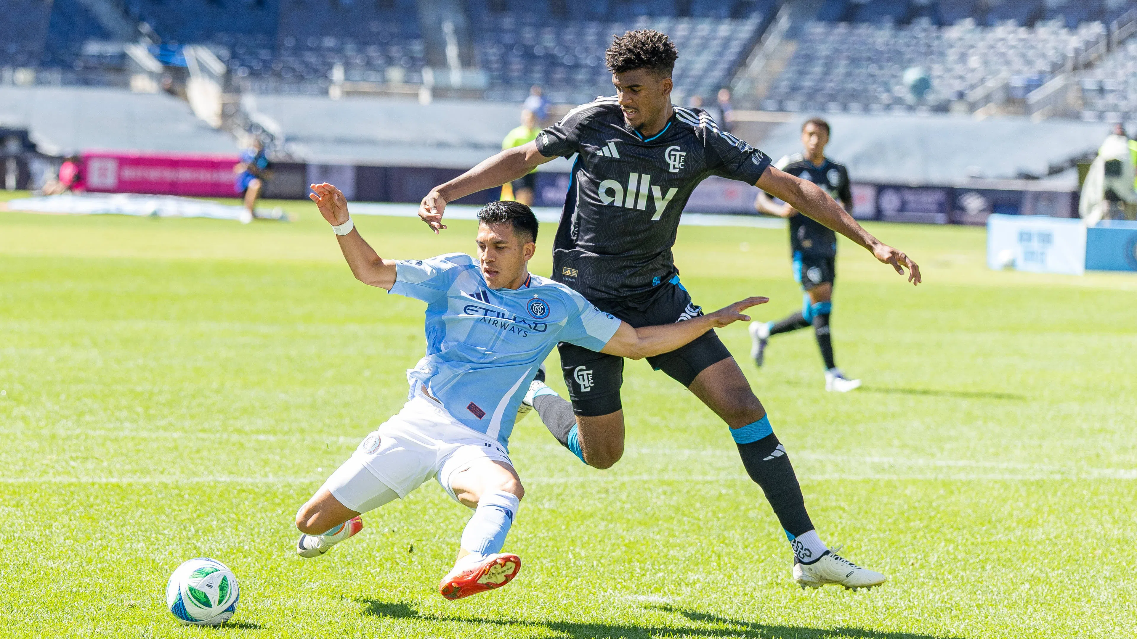 ⚽ ФУТБОЛ МИКС: Шарлот ще поведе в серията с Ню Йорк Сити