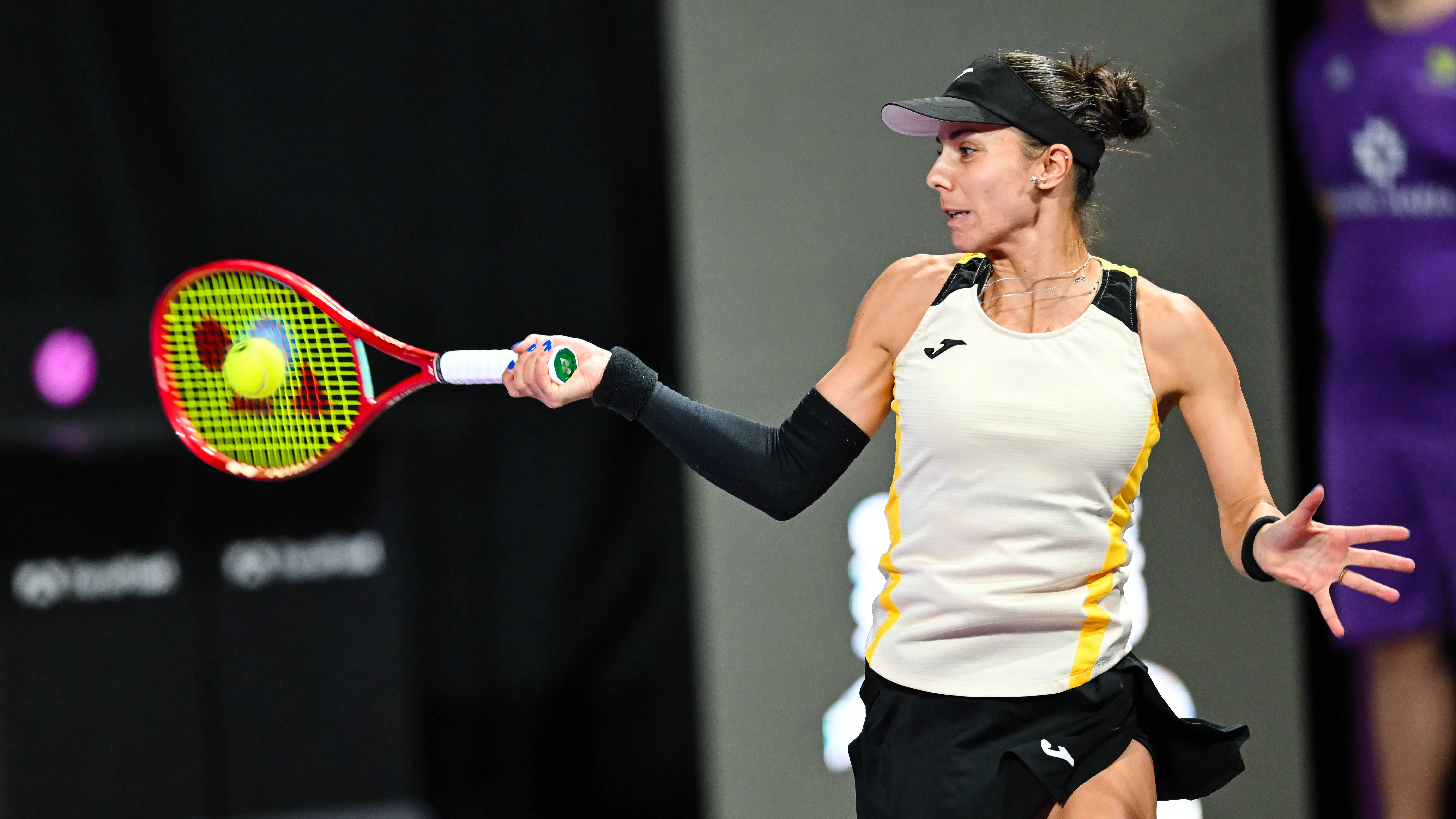 🎾 ТЕНИС МИКС: Дълъг мач за Томова в първия кръг в Чарлстън