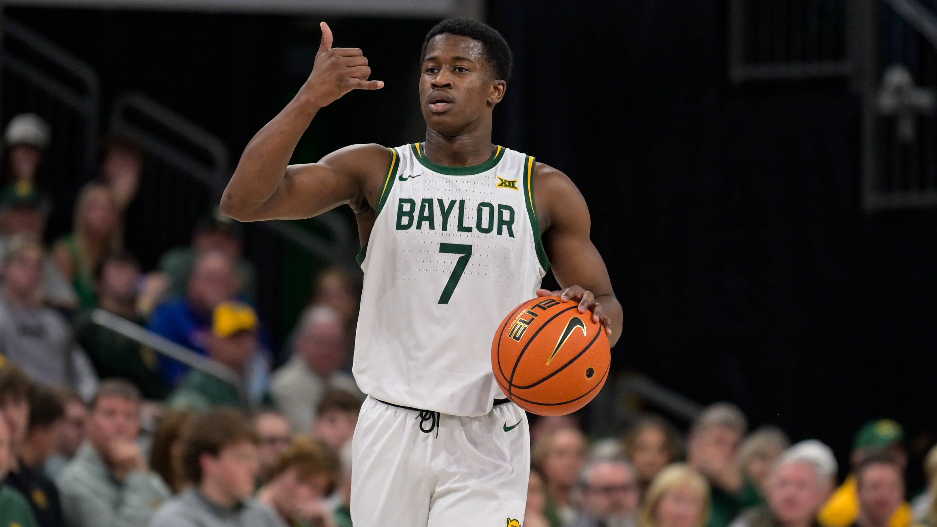 Ви Джей Еджком