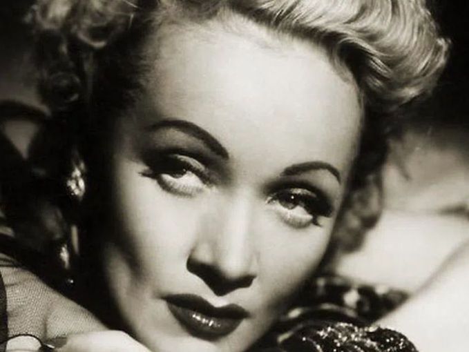 Музикалният театър разказва за бурния живот на Марлене Дитрих