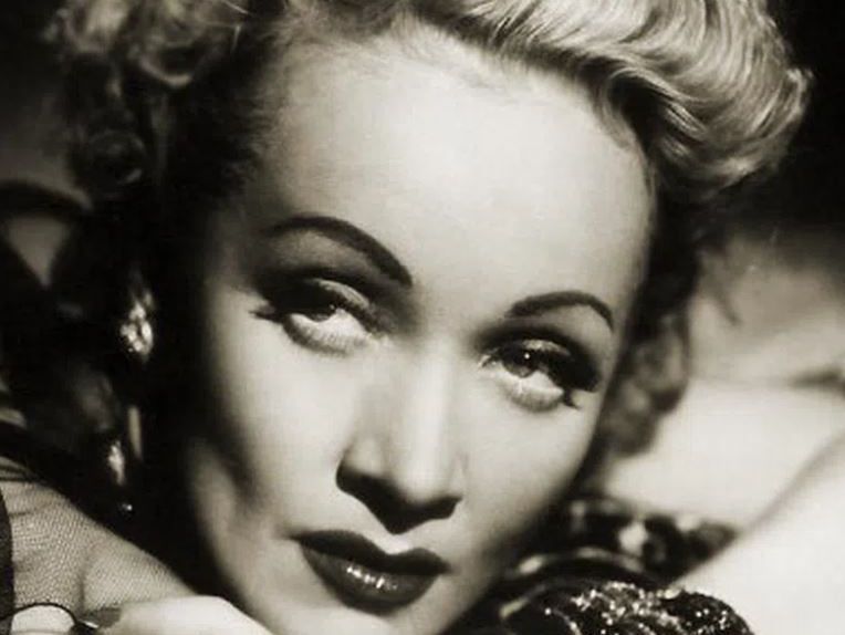 Музикалният театър разказва за бурния живот на Марлене Дитрих