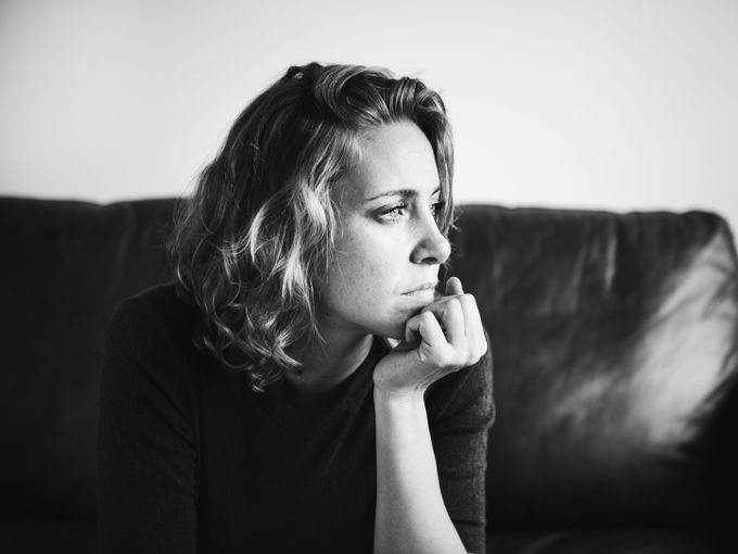 „Тя плачеше на рамото ми за мъжа, с когото се е разделила – месец по-късно разбрах, че това е моят съпруг“