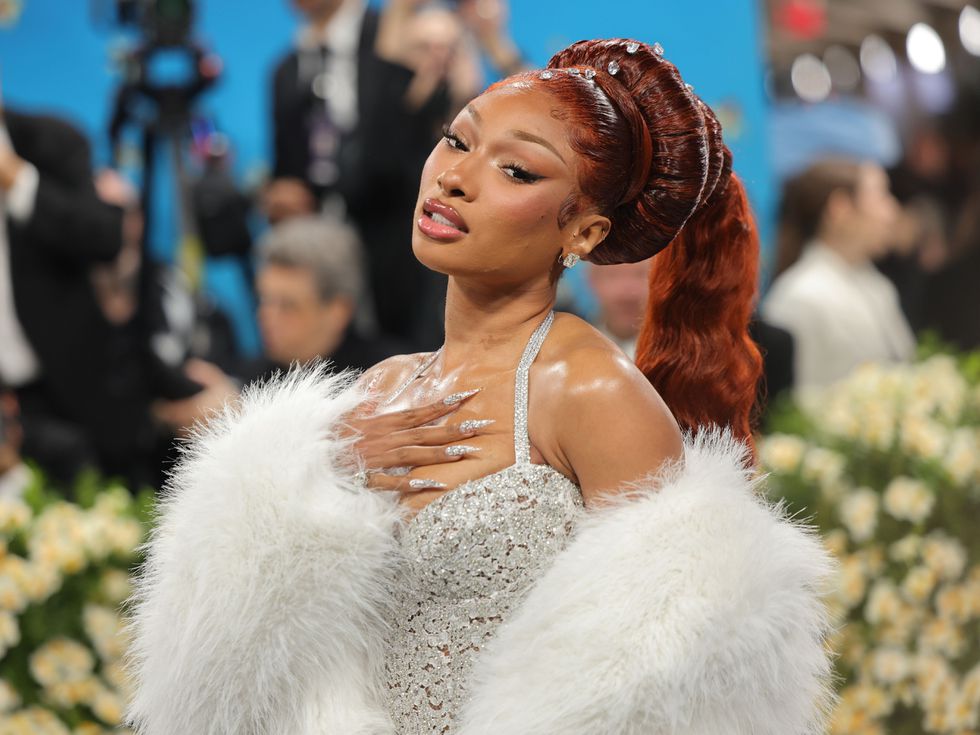 Меган Тий Сталиън е приета в болница по спешност по време на представление на Бродуей