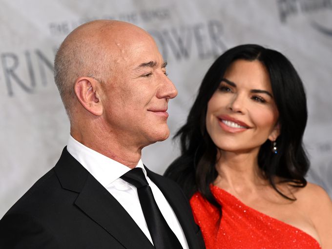 Неотразима: Лорън отпразнува първия си рожден ден като съпруга на Джеф Безос