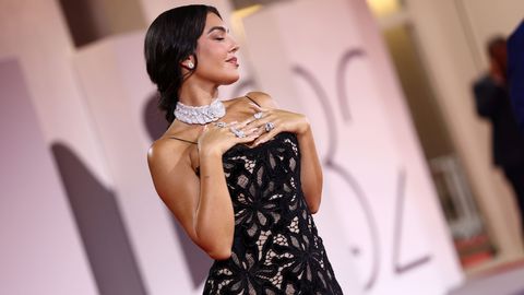 Годеницата на Кристиано Роналдо –Джорджина Родригес привлече погледите с елегантен