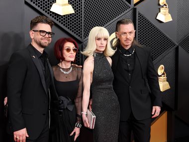 Сълзи на сцената и тиха болка на червения килим: Шарън и Кели Озбърн на „Грами“