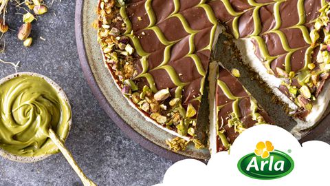 Необходими продукти Хрупкав блат 25 г масло200 г ситно нарязан кадаиф5