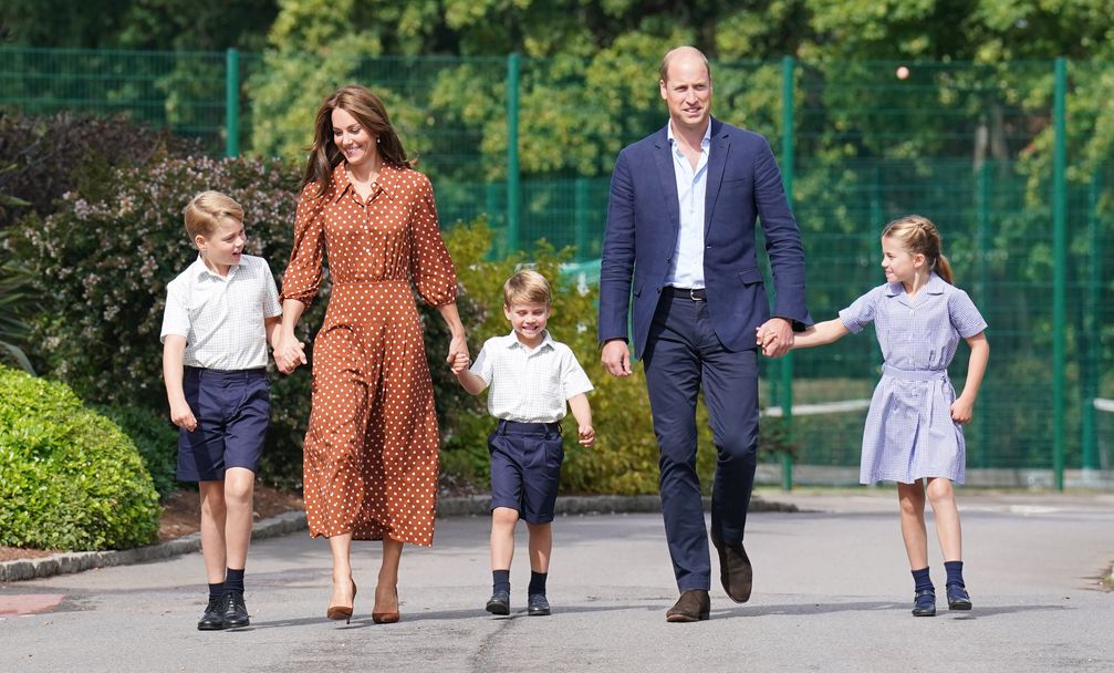Принц Уилям, Кейт Мидълтън, принц Джордж, принцеса Шарлот и принц Луи