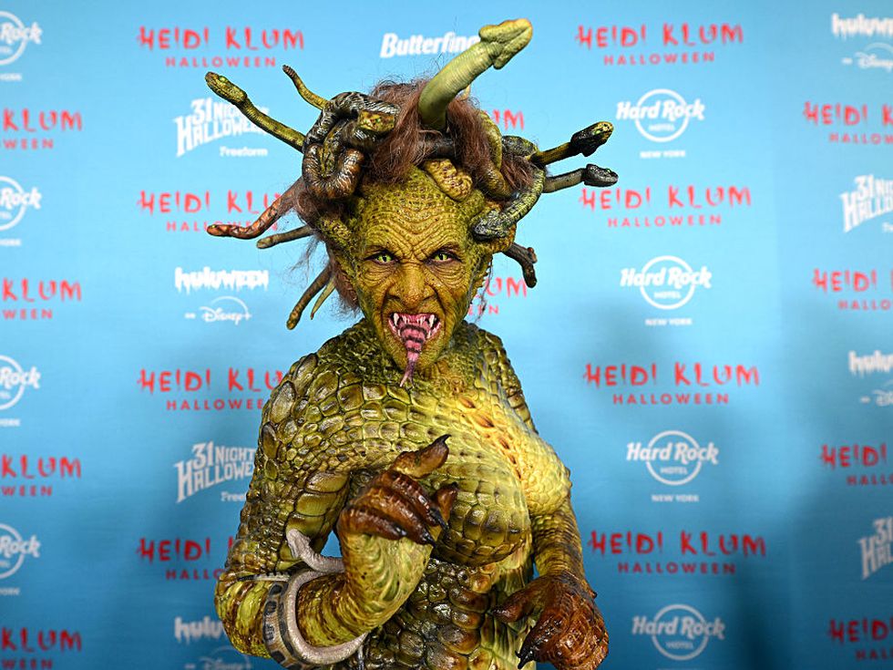 Кралицата на Хелоуин: Хайди Клум и костюмът, който е обличала в продължение на 10 часа (Снимки)