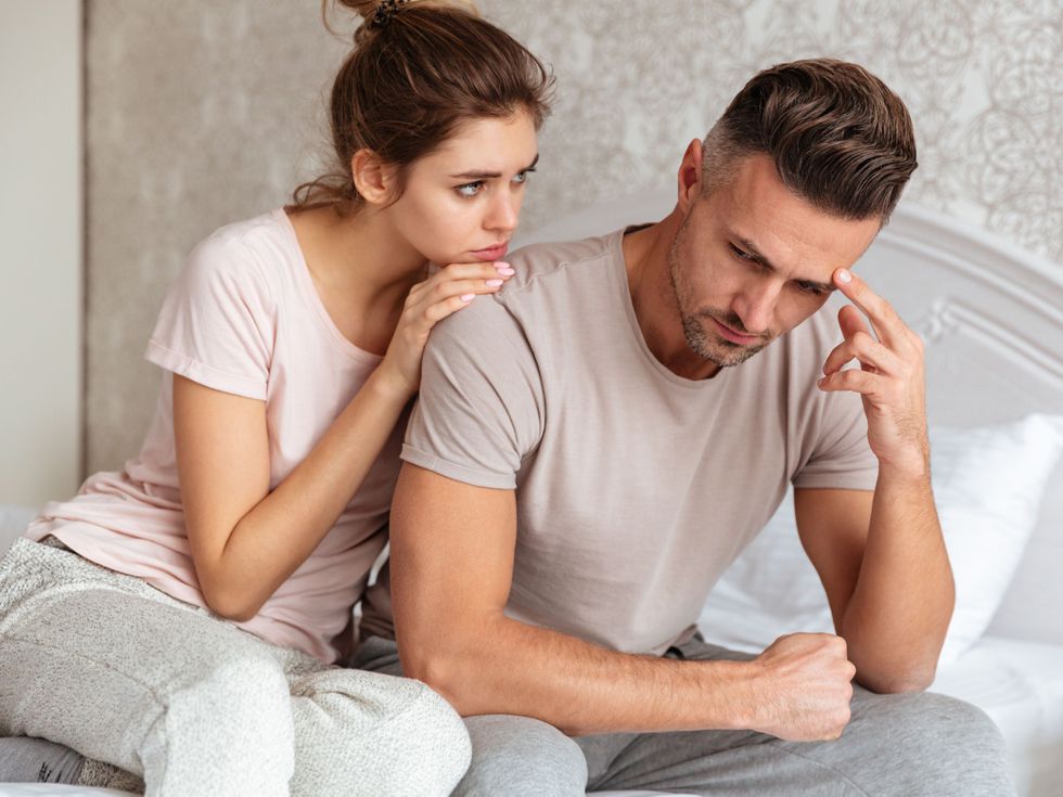 „Приятелят ми намекваше за интимност, докосна гърдите ми, а след това охладня към мен. Какво означава това?“