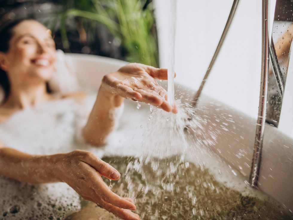 Коса, лице или корем? Първото нещо, което сапунисвате, когато се къпете, разкрива какви сте в леглото