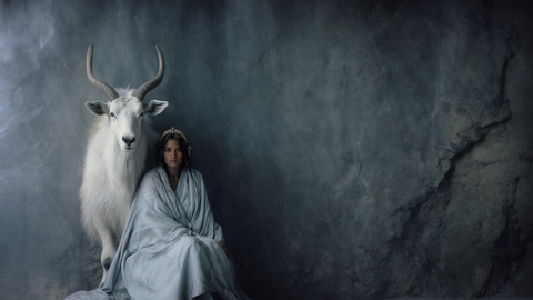 Какво крепи света и не му позволява да се срине