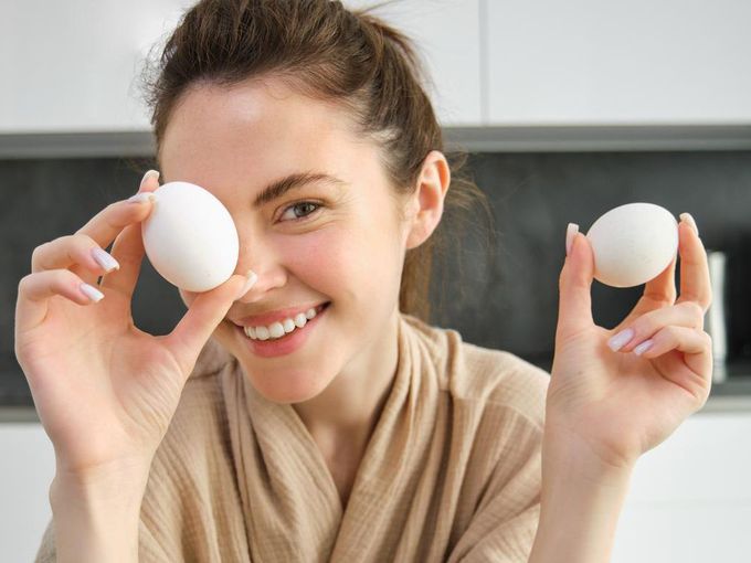 Как да белим варени яйца безпроблемно: Тайната е в една съставка