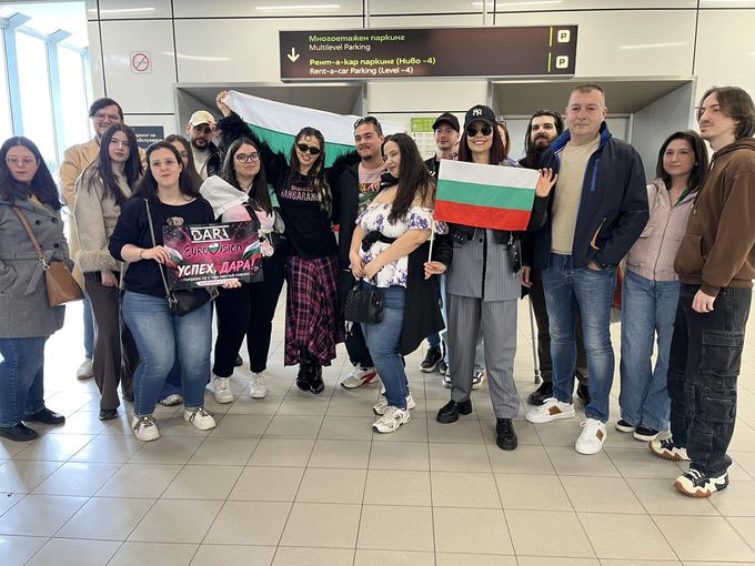С Bangaranga напред: DARA отлетя за Виена за "Евровизия"