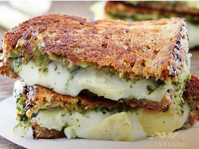 Грилован сандвич с песто, артишок и Castello® Havarti