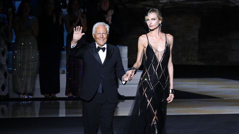 Легендарният моден дизайнер Джорджо Армани почина на 91 годишна възраст съобщиха