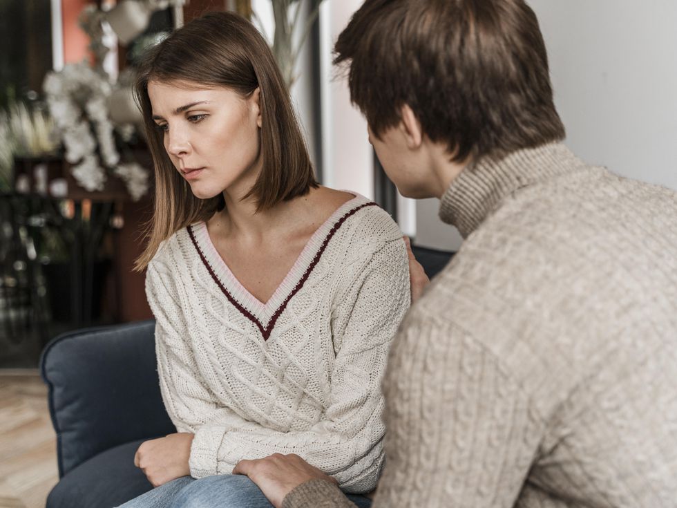 Две теми, които е по-мъдро да премълчите пред партньора си