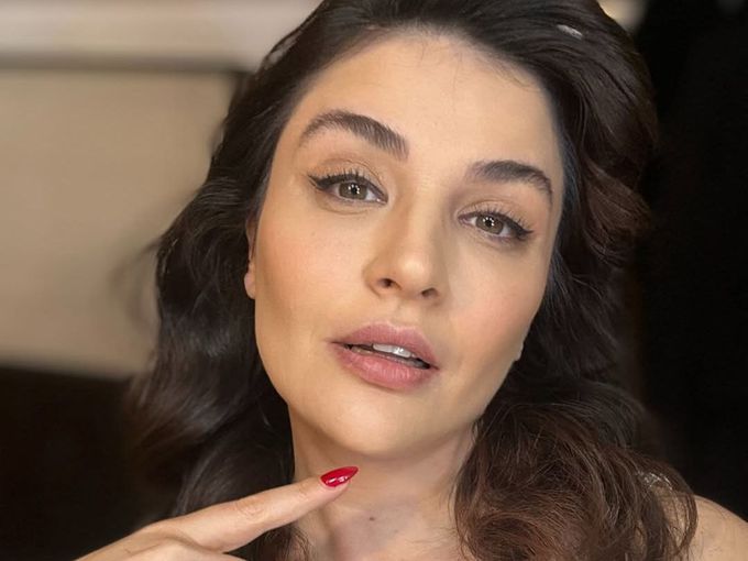 Как Гонджа Вуслатери свали 23 килограма за ролята на Нур в "Лейля: Любов и справедливост"?