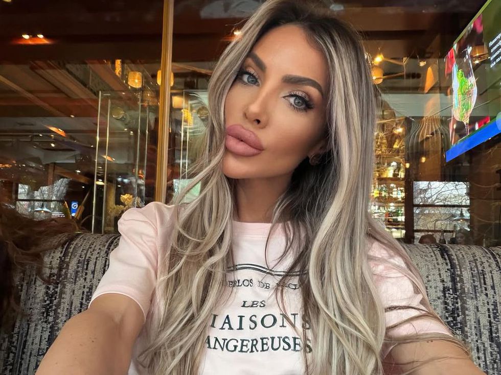 Патриотично: Златка Райкова и Светлана Василева заведоха децата в Банско