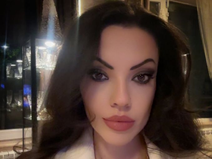 Дъщерите на Наско Сираков и Илиана Раева попаднаха в затруднение, заради конфликта в Иран