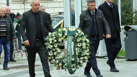 Днес се сбогуваме с легендата на футбола Боби Михайлов Семейството