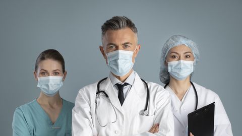 Да лекуваш е мисия която изисква дълги години обучение безсънни