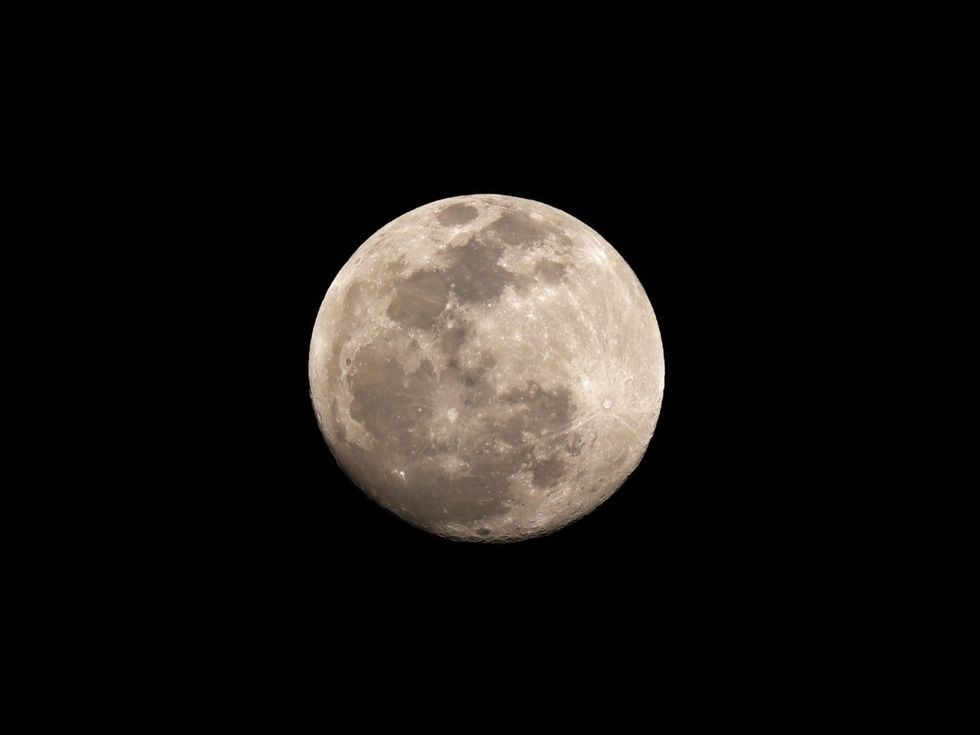 Пълнолуние в Телец – търсене на стабилност и баланс