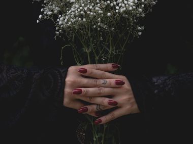 Силата е в теб: Топ 10 духовни ритуала за модерни вещици, които подхранват ума, тялото и енергията