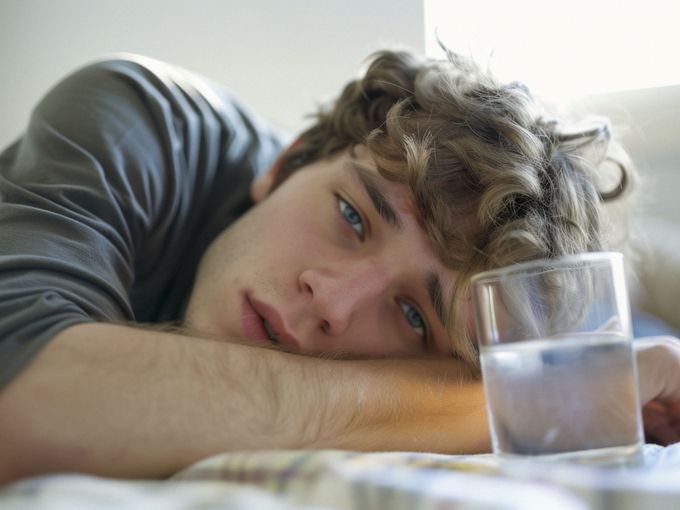 Как да реагираме, ако тийнейджърът се прибере у дома в нетрезво състояние: Съвети от психолог