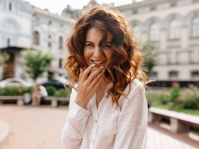 Хороскоп за 6 март: Овни, отворете сърцето си за забавления. Стрелци, късметът е с вас