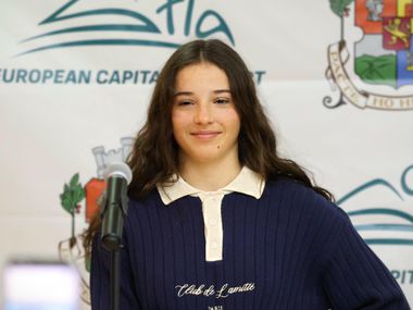 Сноубордистката Малена Замфирова е в тежко състояние, чешките власти разпитаха баща ѝ