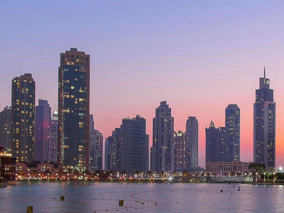 Бяхме в стаите си, когато чухме гърмежи: Редакторка на Гала блокирана в Дубай след атаките (Видео)