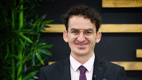 Актьорът Ники Станоев който спечели зрителските симпатии с участието си