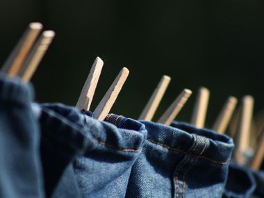 Грешката, която допускаме всеки път, когато перем дънките