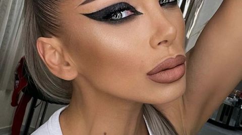 Попфолк певицата Емануела отново прикова вниманието но не с