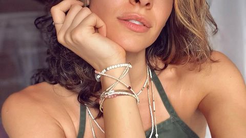 Само пет дни след раждането на своите близначки актрисата Даяна