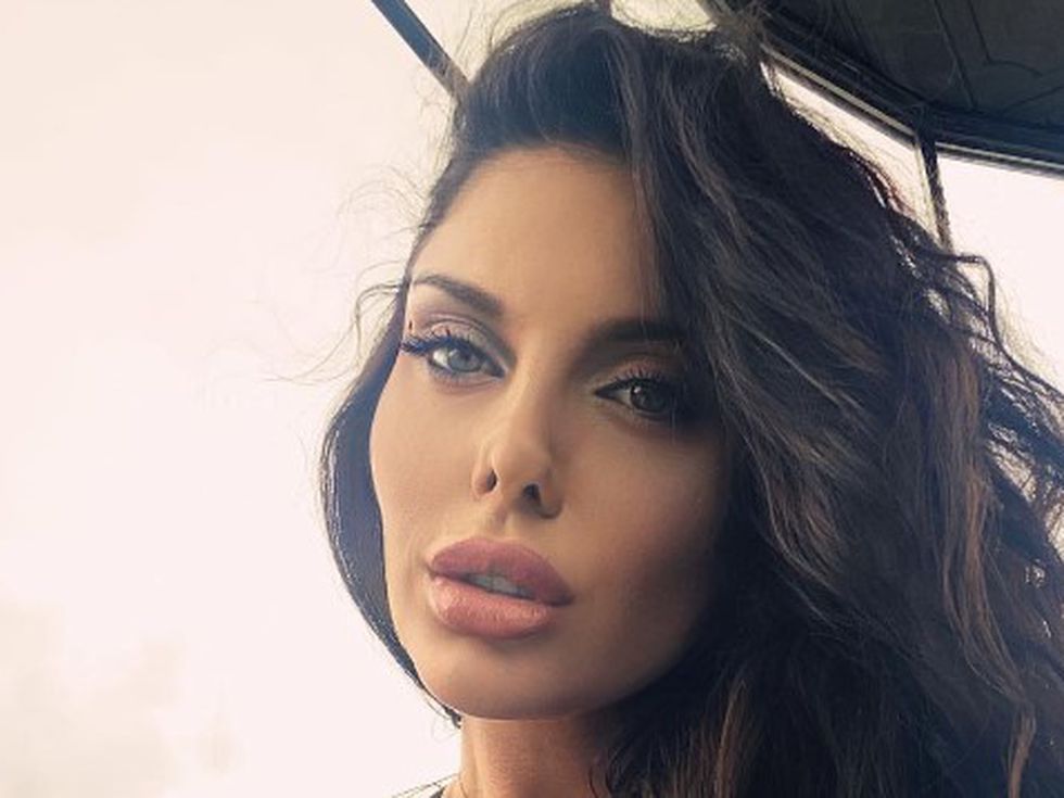 Подпали мрежата: Мисис България заприлича на Ким Кардашиян (СНИМКИ)