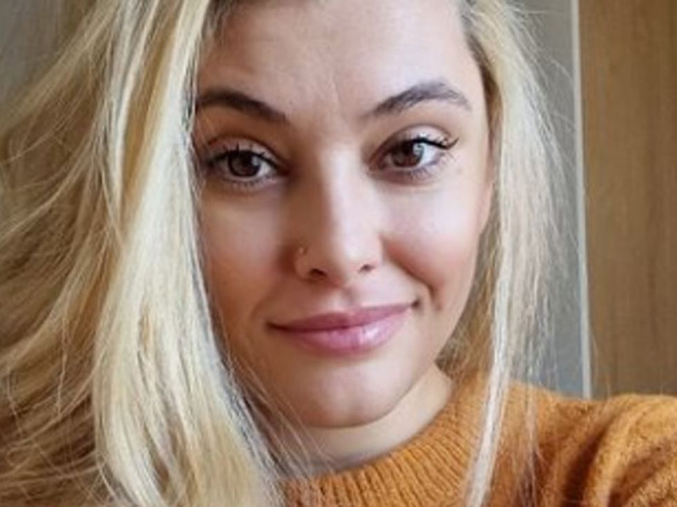 Работещото момиче се завръща: Ева Веселинова се стопи, готви се за ефир?