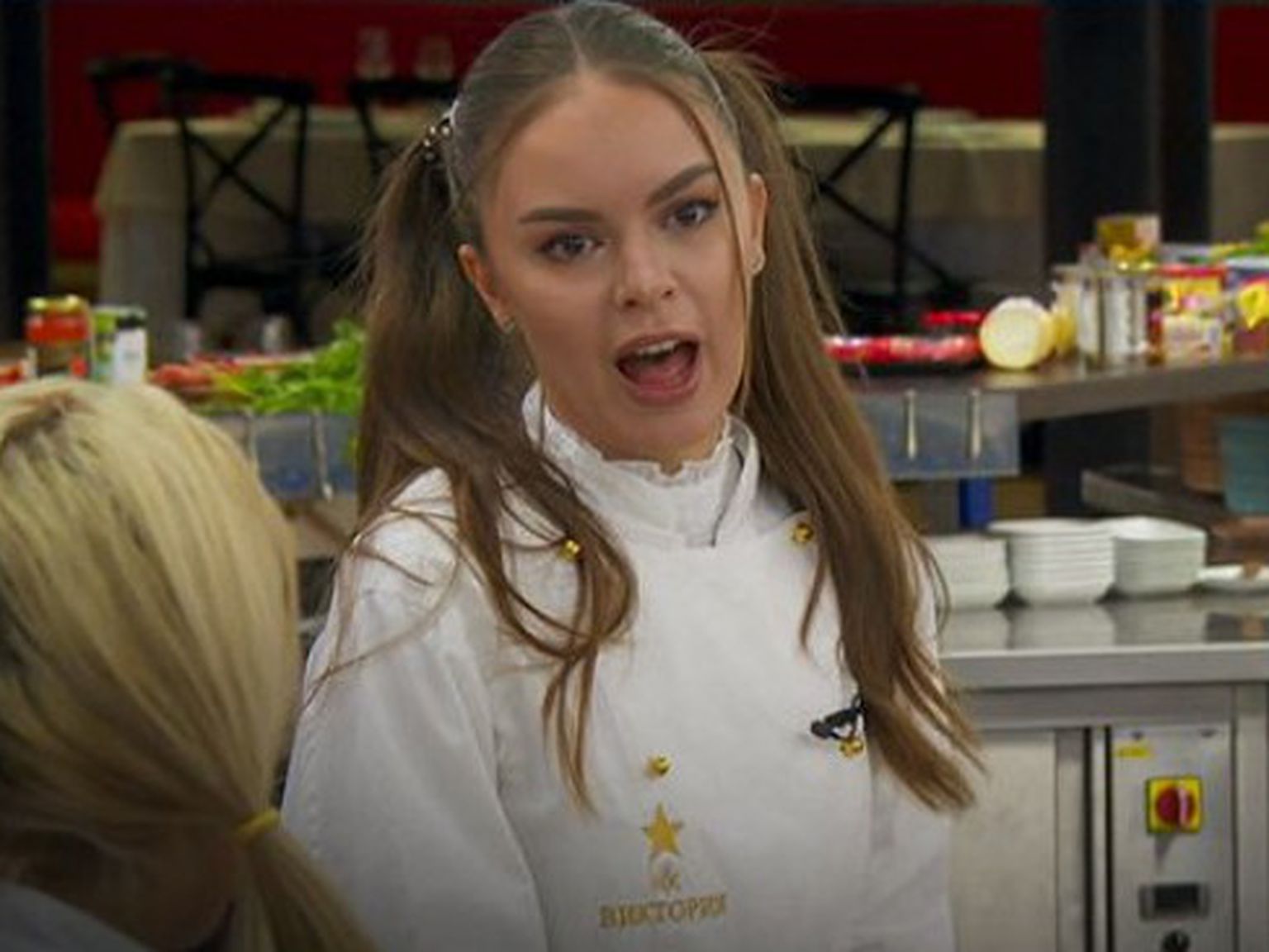 Резил! Капитонова стана първи звезден победител в Hell’s Kitchen със сьомга
