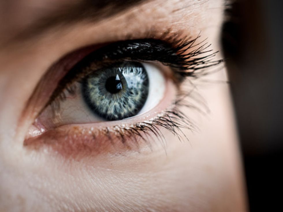 Само с един поглед: Как всяка жена може да контролира мъжете с очите си