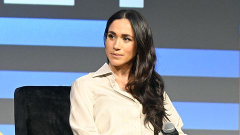 След осемгодишна пауза се връща на екран с участие във