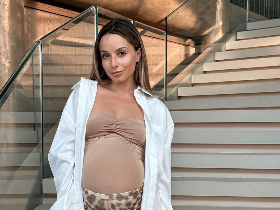 Антоанет Пепе и бебето вече са си вкъщи