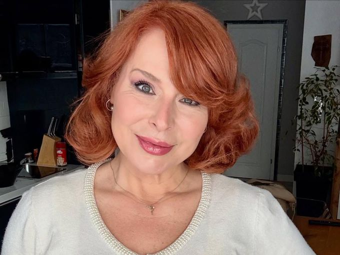 На 53, по бански и свободна: Мира Добрева показва как се живее без филтри (Видео)