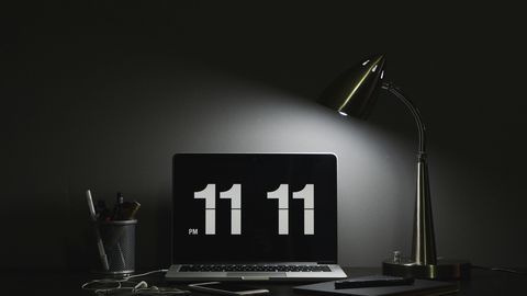 Внезапно поглеждате часовника и виждате 11 11 Будите се всеки път