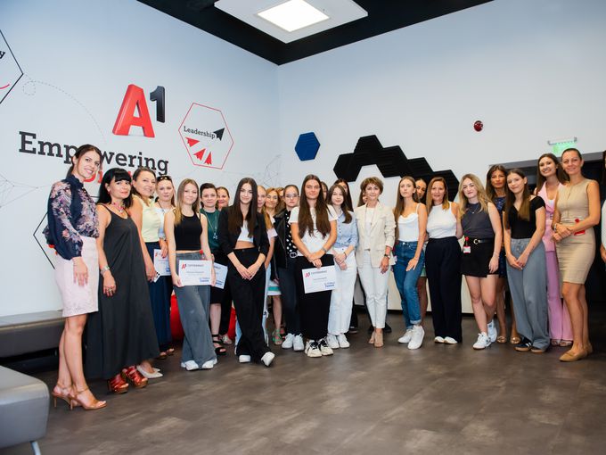 Второто издание на A1 STEMfem Junior завърши успешно с 45 млади момичета и подкрепата на силна менторска общност