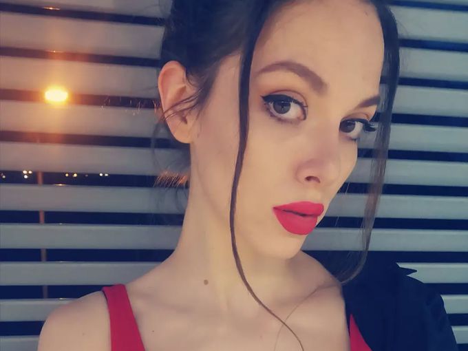 Звезда от "Татковци" с ново гадже: Двамата се разходиха из Милано