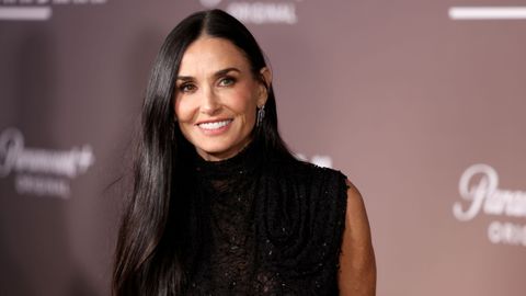 Тя е секси и талантлива Великолепна и предизвикателна Шеметна и