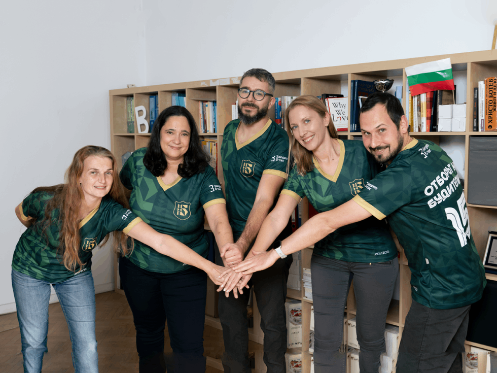 Будителите се завръщат: „Заедно в час“ превръща гейминга в колективен акт на дарителство в подкрепа на българското образование